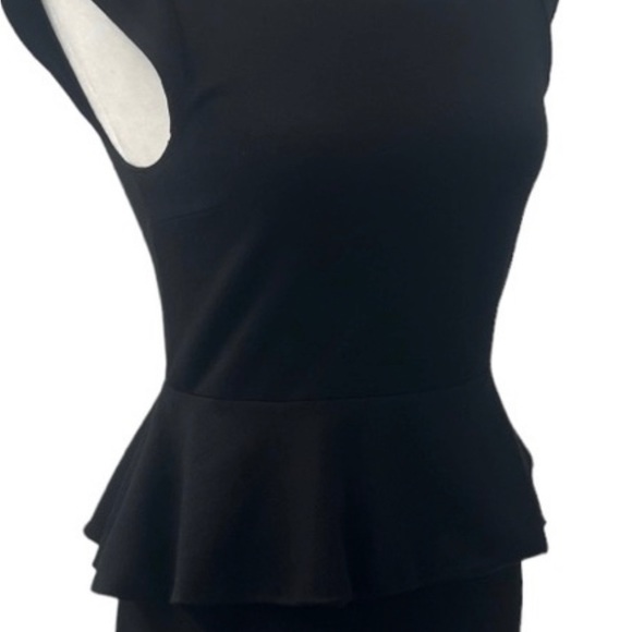 Alice + Olivia size 10 black peplum dress stretch fabric cap sleeve - Picture 3 of 7